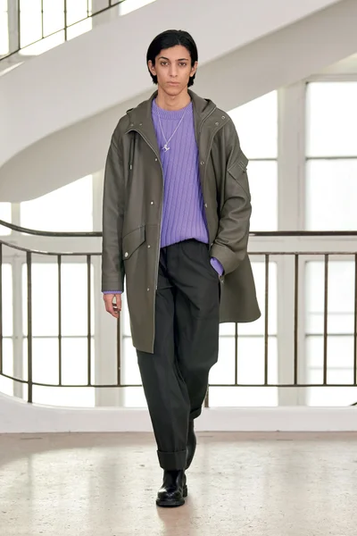 Look 24